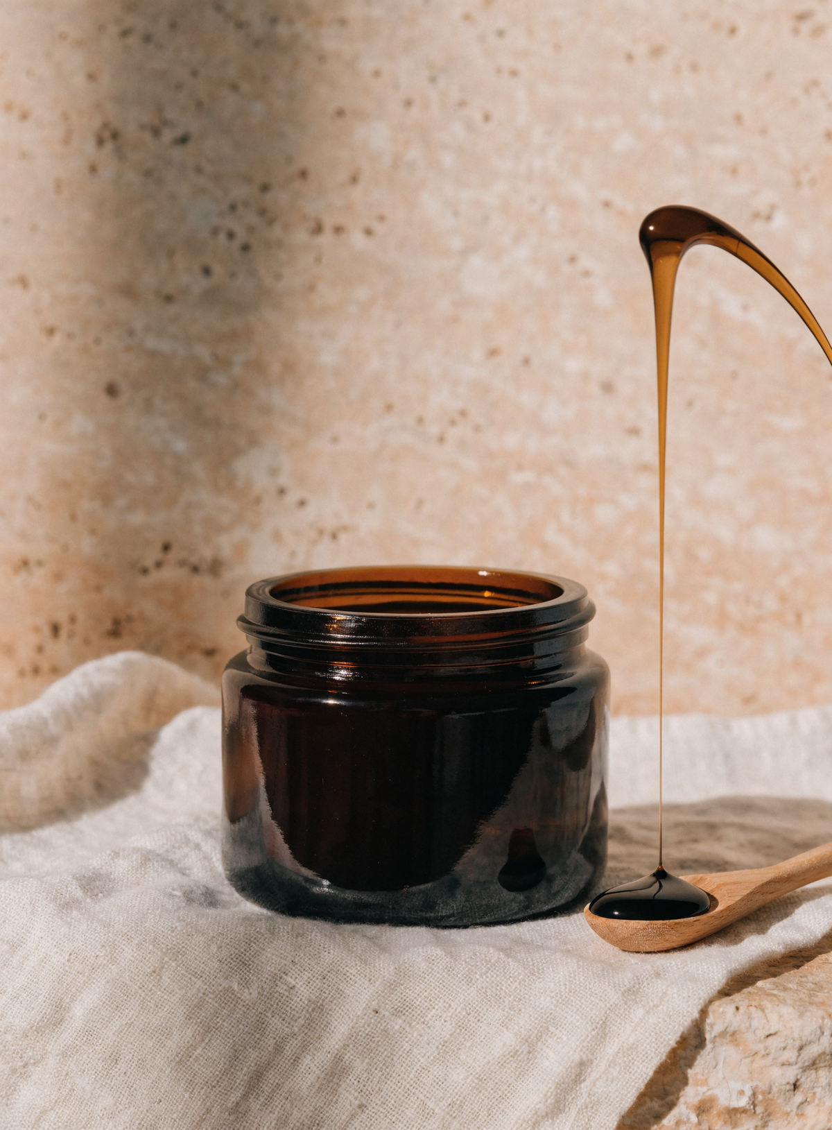 Vasetto di resina di Shilajit con cucchiaino